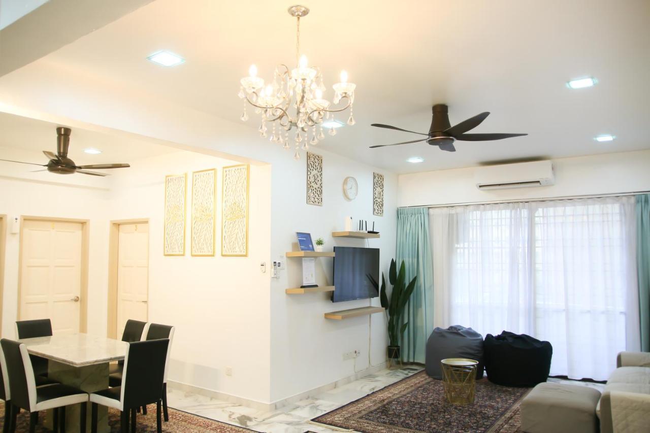 Puteh Homestay Σαχ Αλάμ Εξωτερικό φωτογραφία