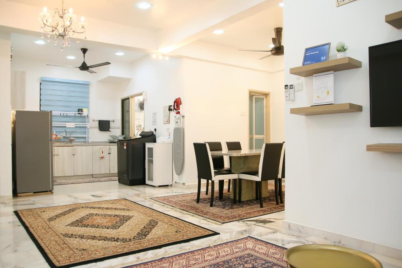 Puteh Homestay Σαχ Αλάμ Εξωτερικό φωτογραφία